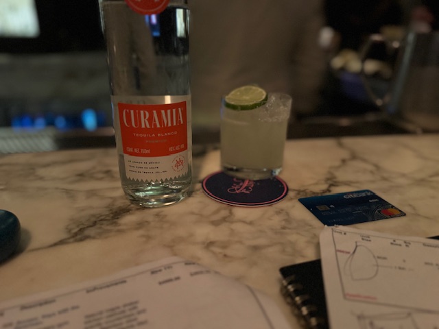 Curamia Bartop (1)